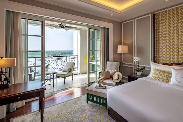 Phòng Deluxe Hướng Phố Hiện Đại